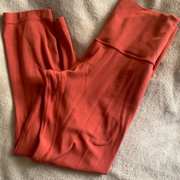 Lululemon Align crop size 4 Chianti - Picture 4 of 5